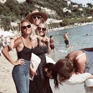 Meet your Posher, Leslie